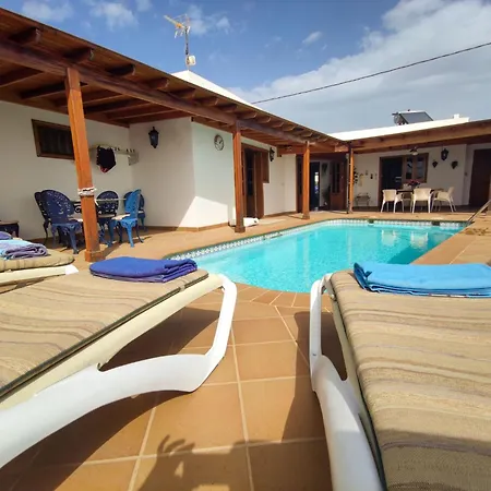Mit Beheiztem Pool By Interhome Prázdninový dům